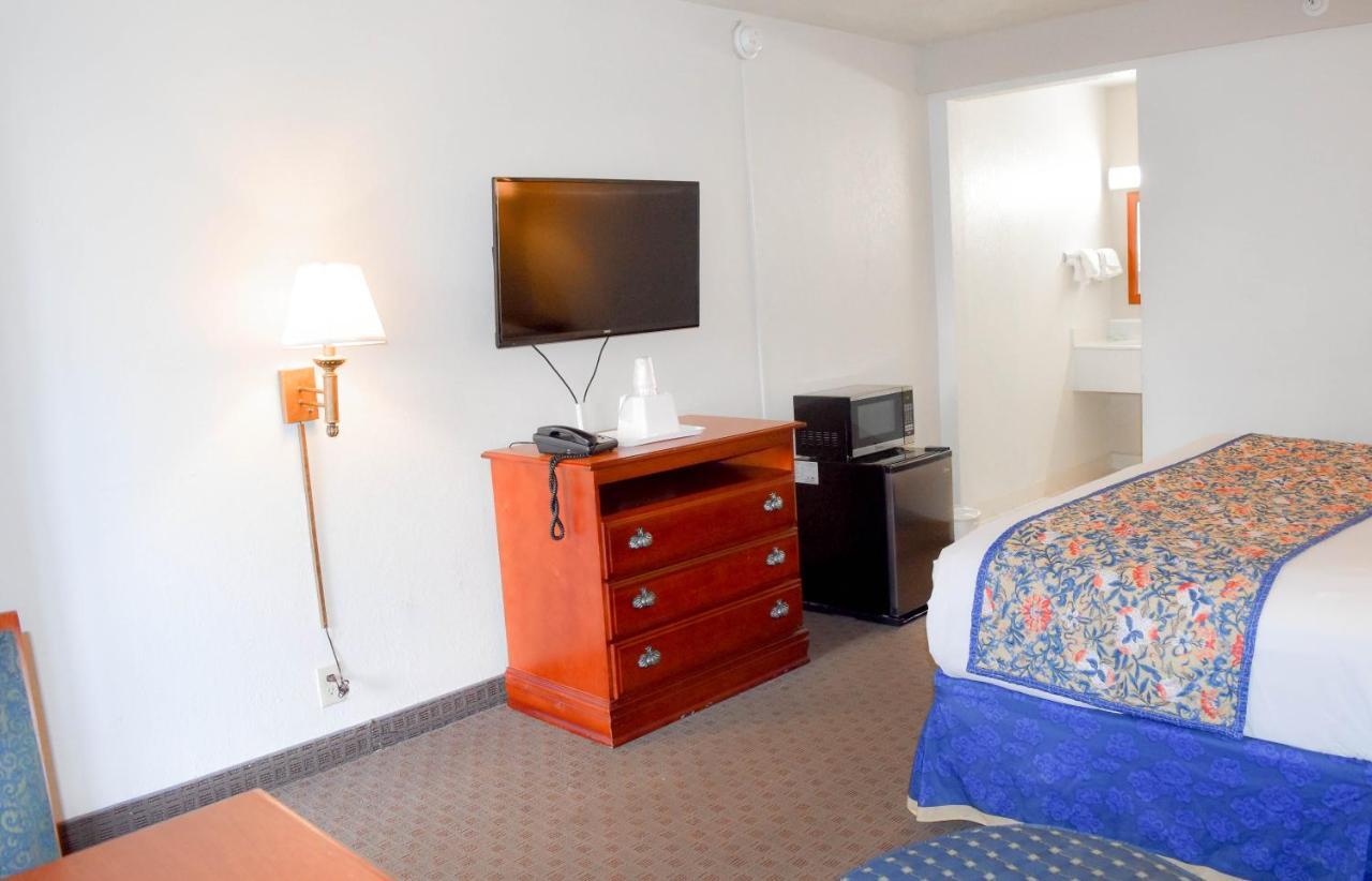 Attleboro Motor Inn Εξωτερικό φωτογραφία