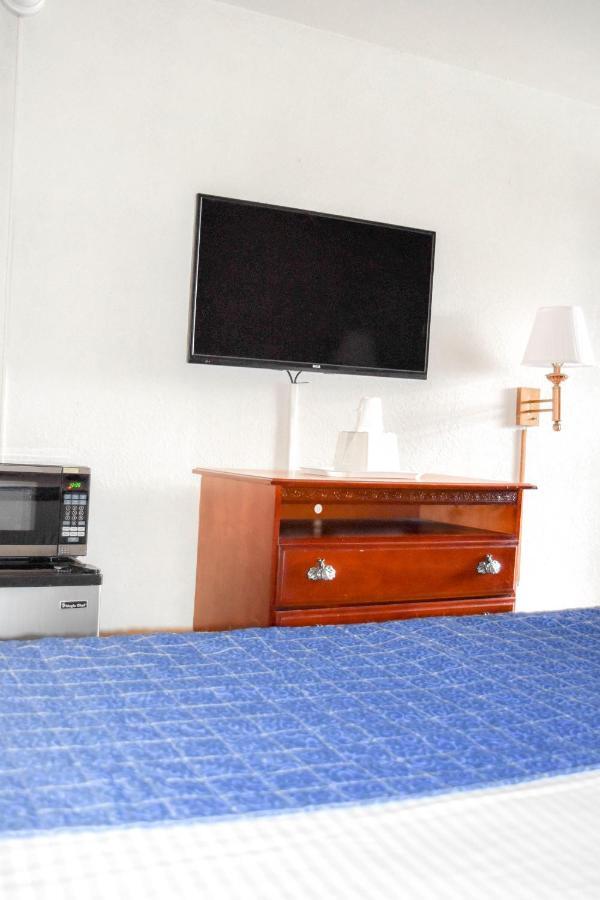 Attleboro Motor Inn Εξωτερικό φωτογραφία