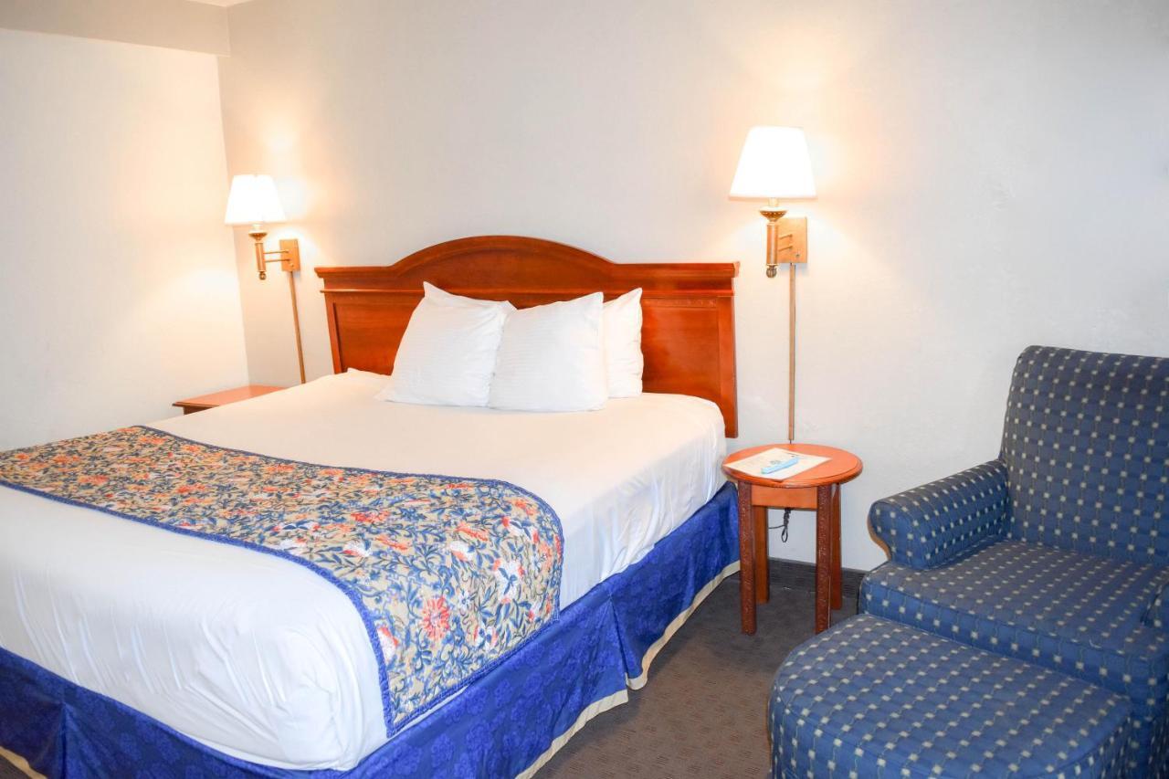 Attleboro Motor Inn Εξωτερικό φωτογραφία